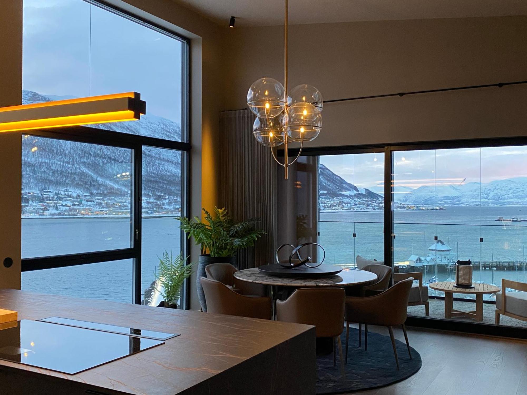 Vindlys Luxury Penthouse Apartment Тромсё Экстерьер фото